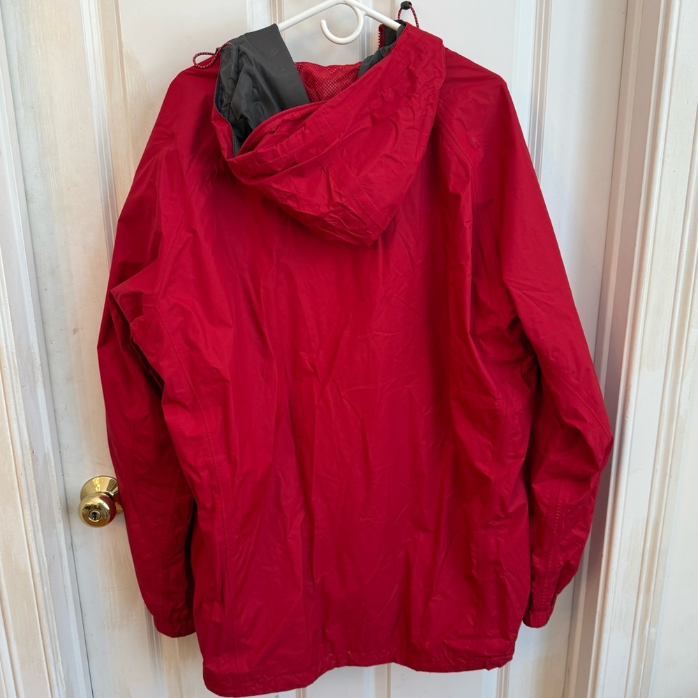 L.L. Bean Men's Red Raincoat - Picture 2 of 6